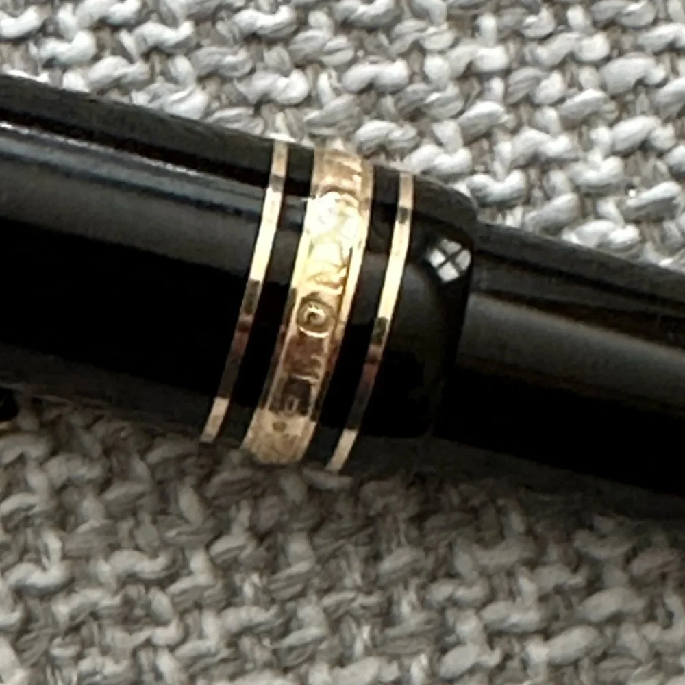 Elegant Black and Gold Pen - Picture 3 of 4